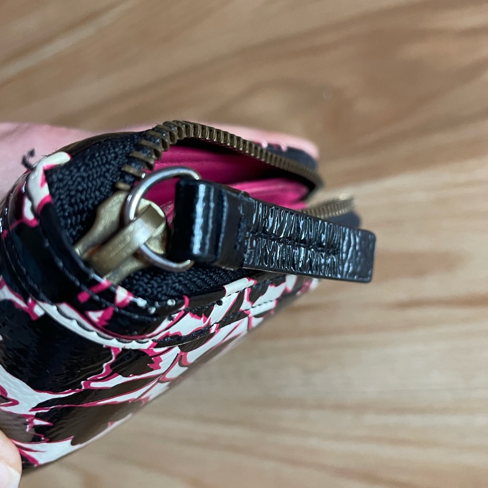 Halogen Large Zip Around Wallet - Picture 4 of 16